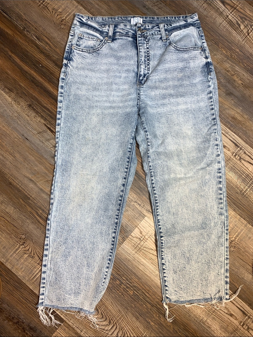 Time and Tru Light Wash Ankle Crop Jeans